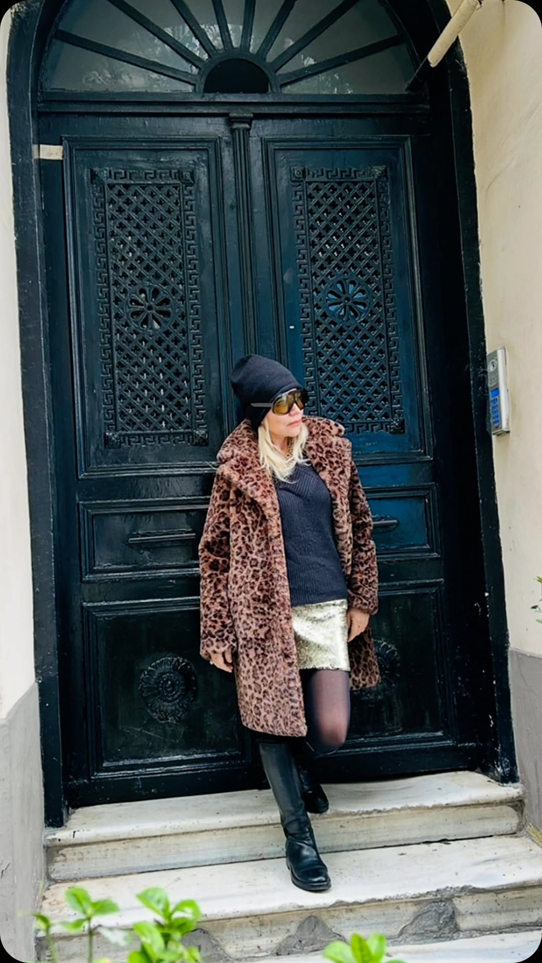 Post 2 by Ayse Brav on Instagram (video)