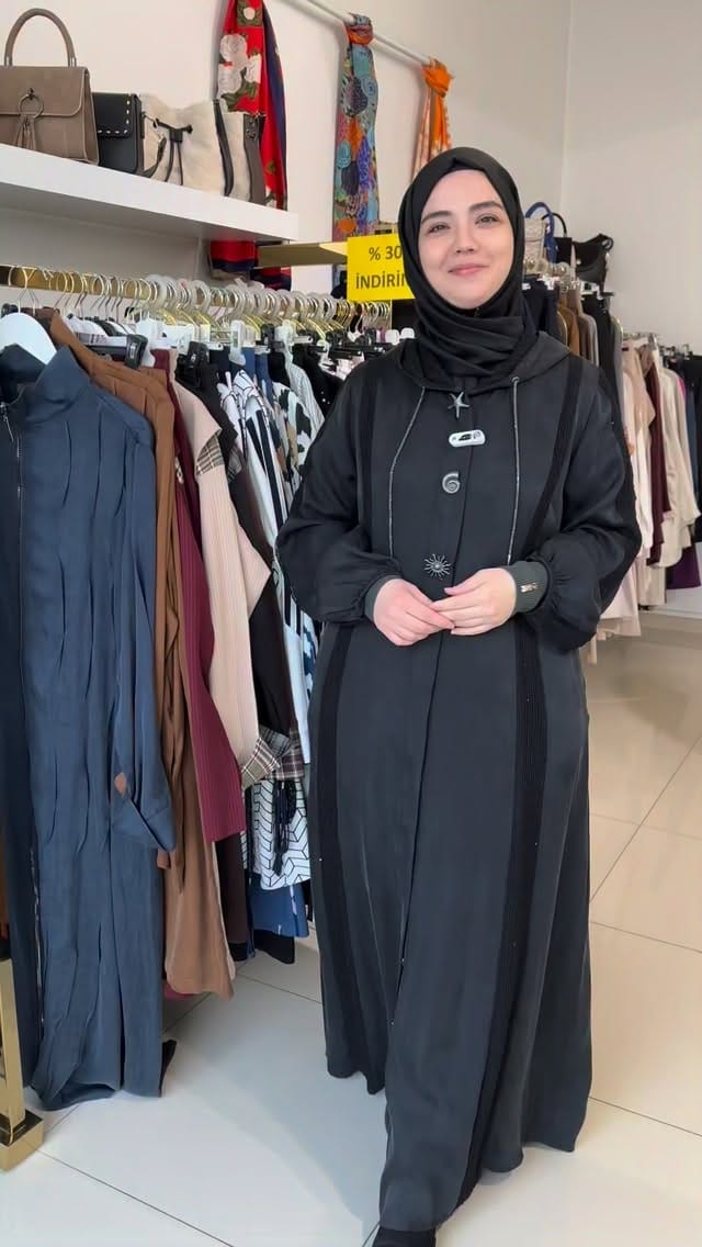 Post 8 by Mahinev Basic on Instagram (video)