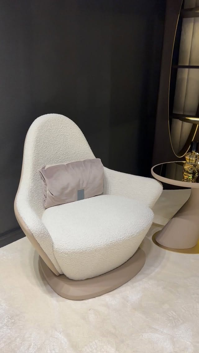 Post 6 by OJC LUXURY FURNITURE 🇳🇬🌏🇮🇹 on Instagram (video)