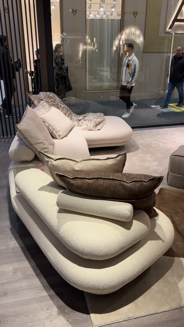 Post 4 by OJC LUXURY FURNITURE 🇳🇬🌏🇮🇹 on Instagram (video)