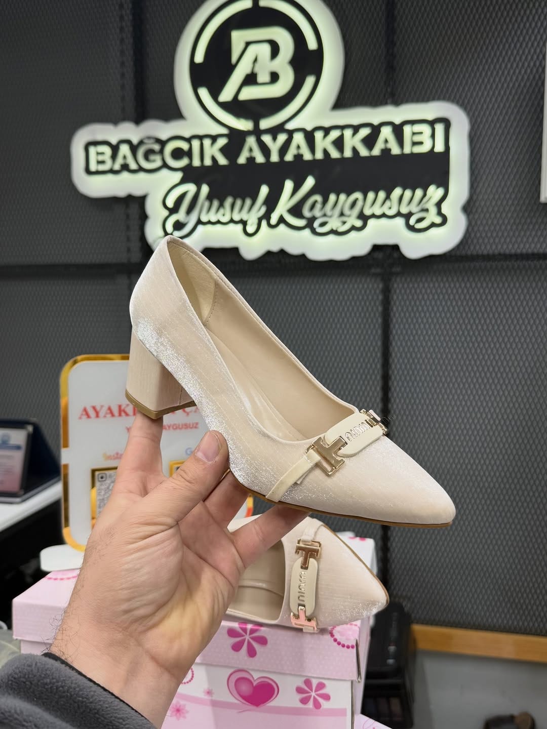 Post 8 by Bağcık Ayakkabı Çanta on Instagram (carousel)