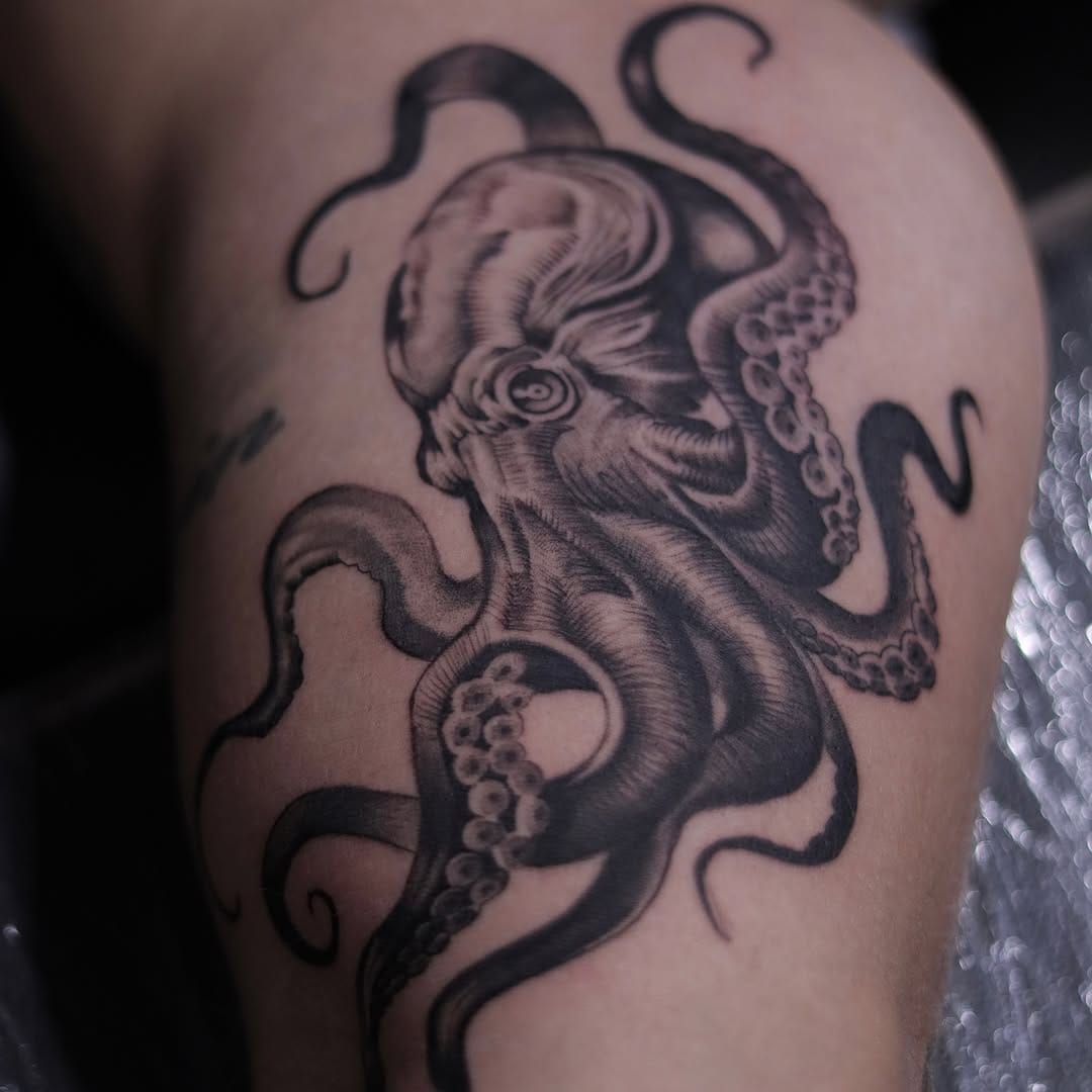 Post 7 by LION TATTOO PIERCING STUDIO on Instagram (carousel)