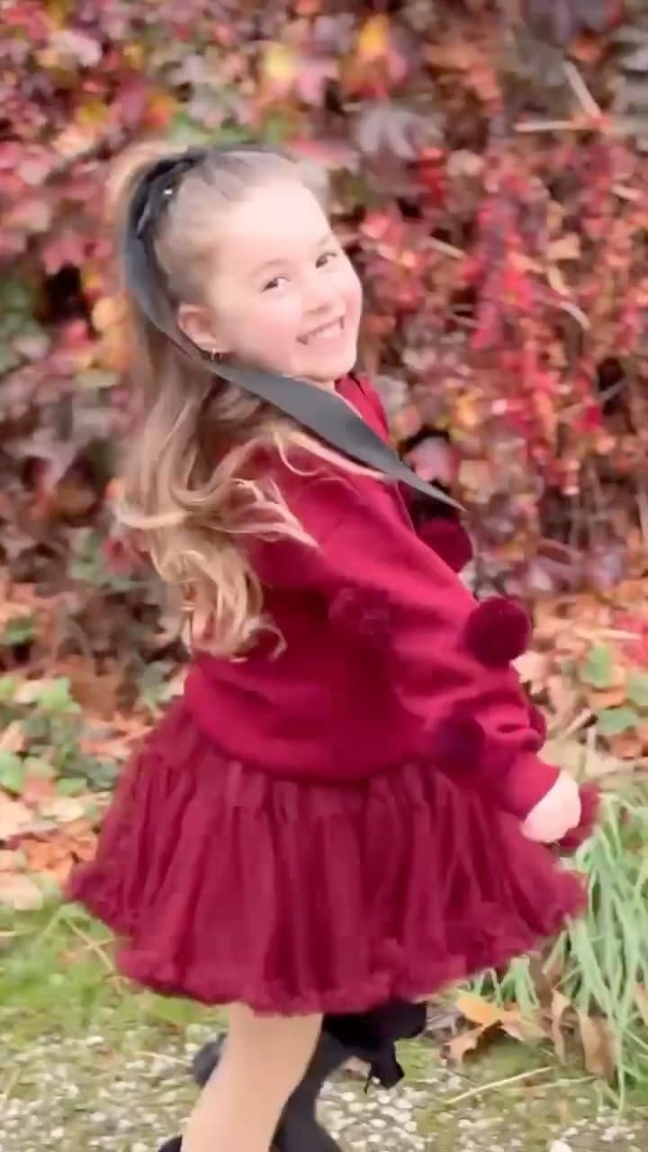 Post 8 by Happy Babyee on Instagram (video)