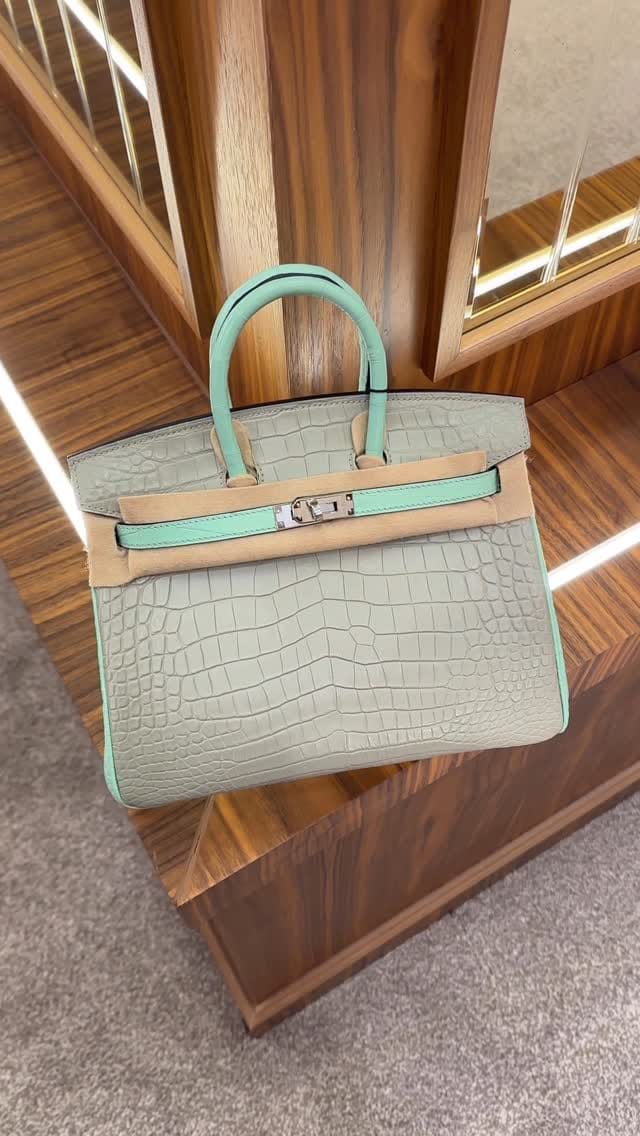 Post 5 by Niva Luxury on Instagram (video)