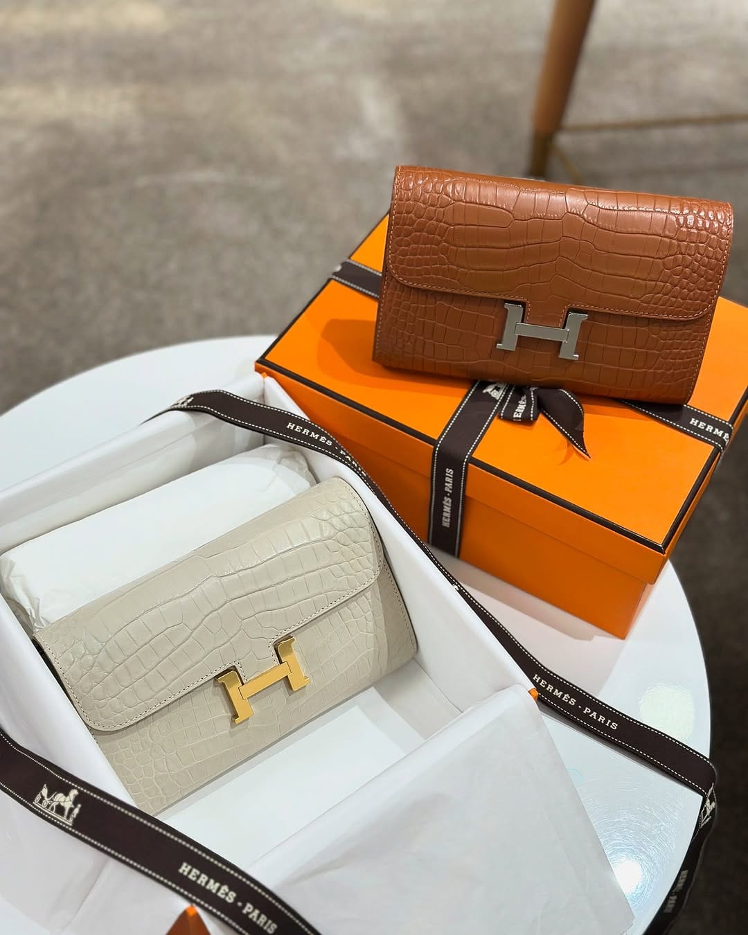 Post 3 by Niva Luxury on Instagram (carousel)