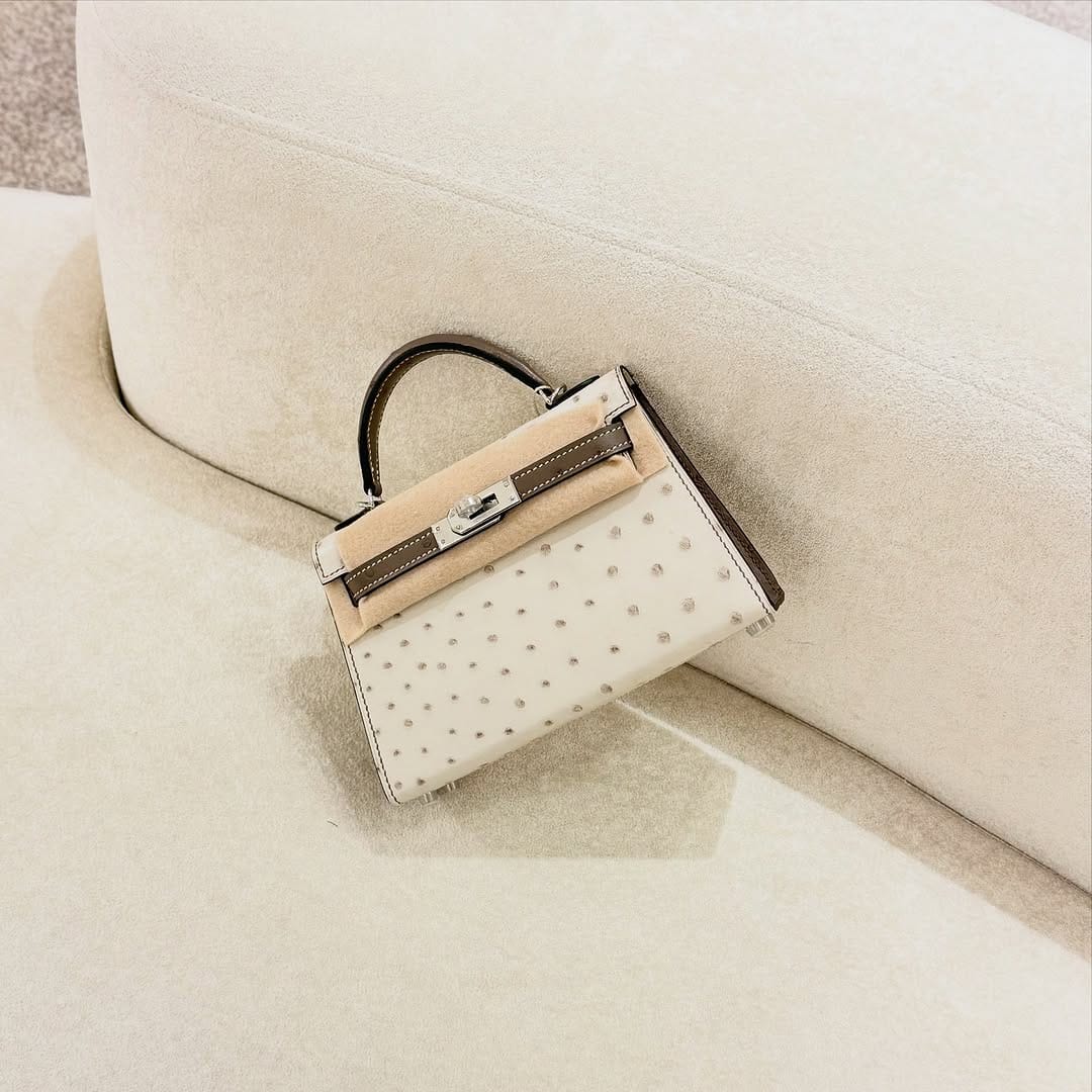 Post 8 by Niva Luxury on Instagram (image)