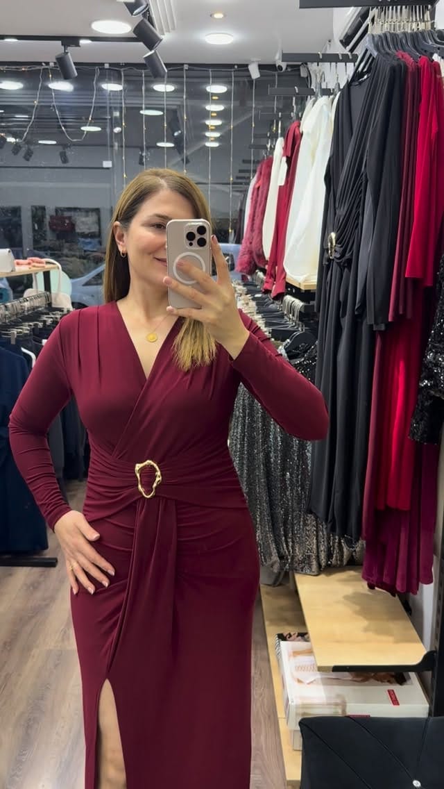 Post 6 by Parlaaboutique on Instagram (video)