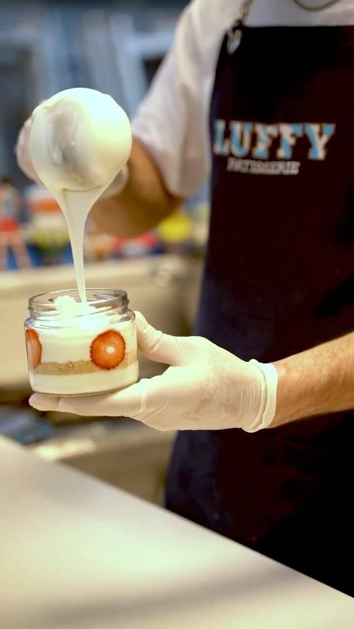 Post 7 by Luffy Patisserie on Instagram (video)