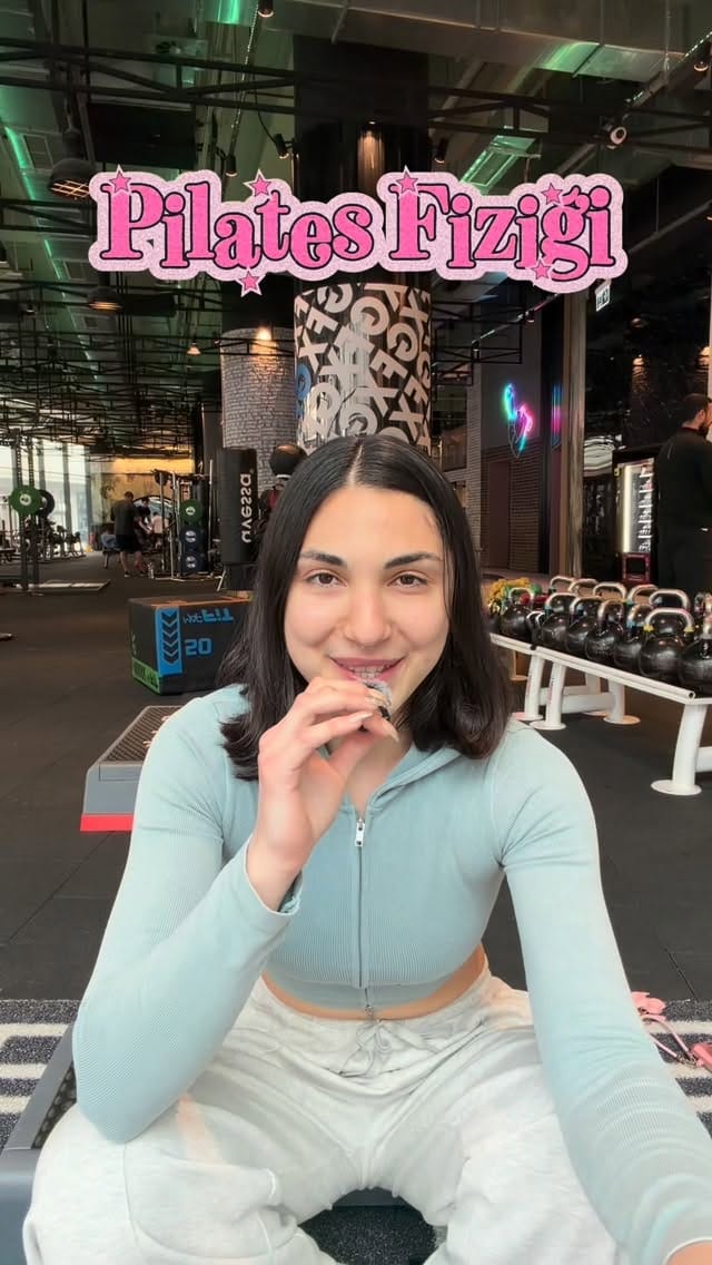 Post 1 by Dilara Çanakçı on Instagram (video)