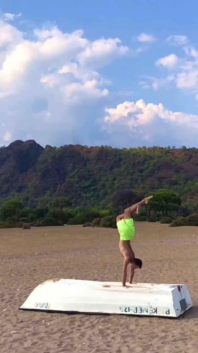 Post 8 by Soner Türkölmez | Yoga eğitmeni on Instagram (video)