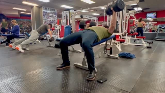 Post 4 by Chicago Fitness Center on Instagram (video)