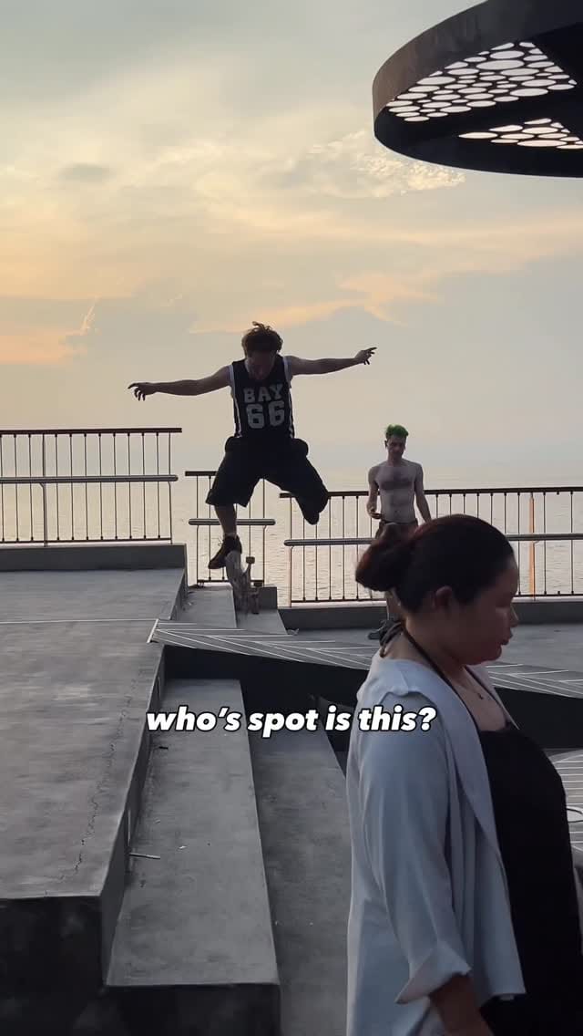 Post 9 by Alex deCunha on Instagram (video)