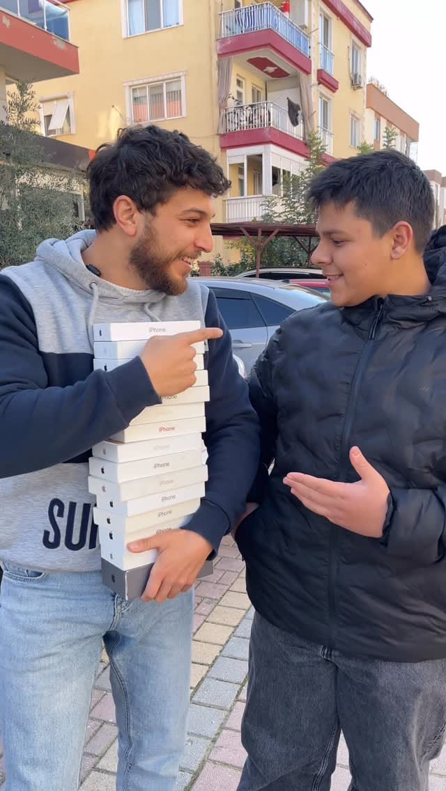 Post 2 by Tarık Akat on Instagram (video)