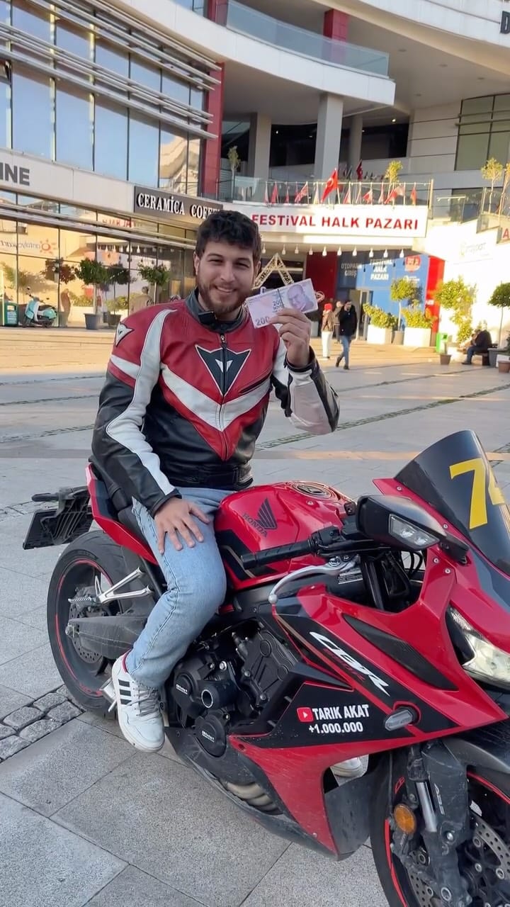 Post 6 by Tarık Akat on Instagram (video)