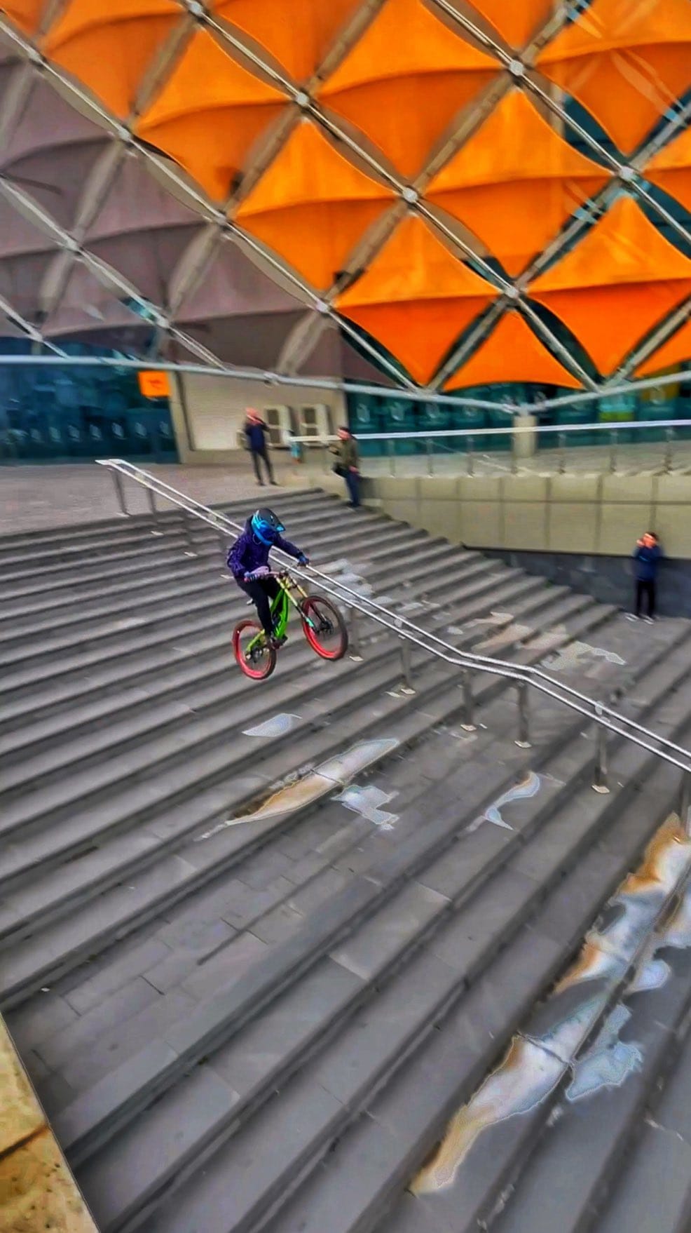 Post 10 by Eren Pehlivanlar on Instagram (video)