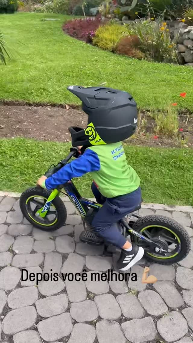 Post 5 by Érica Sena on Instagram (video)
