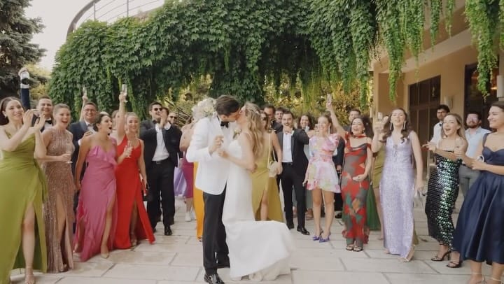 Post 3 by June Weddings on Instagram (video)