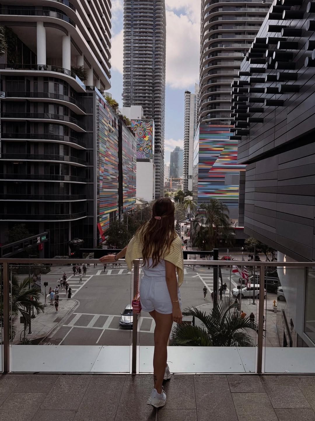 Post 1 by İ L V İ R A on Instagram (carousel)