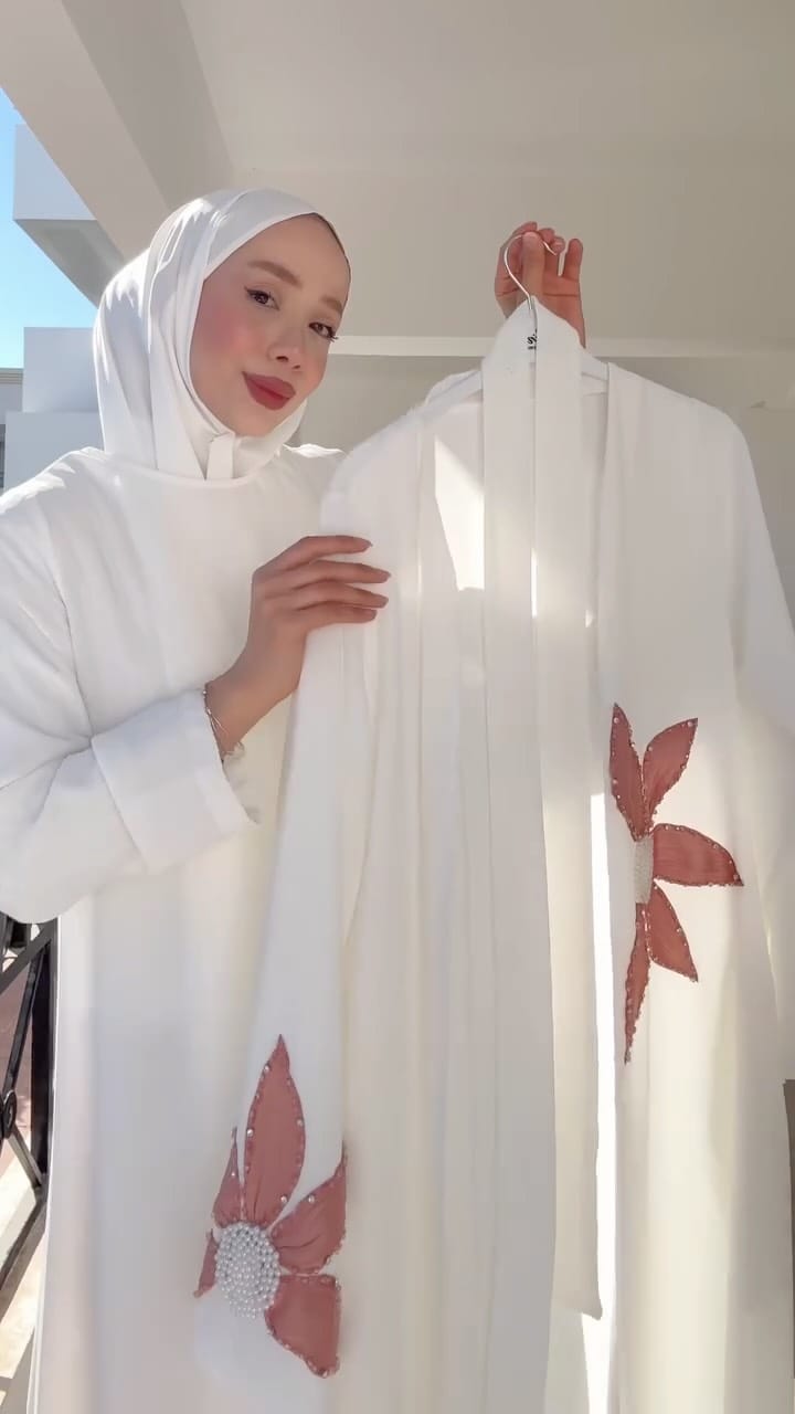 Post 2 by Zeynep Bilecen on Instagram (video)