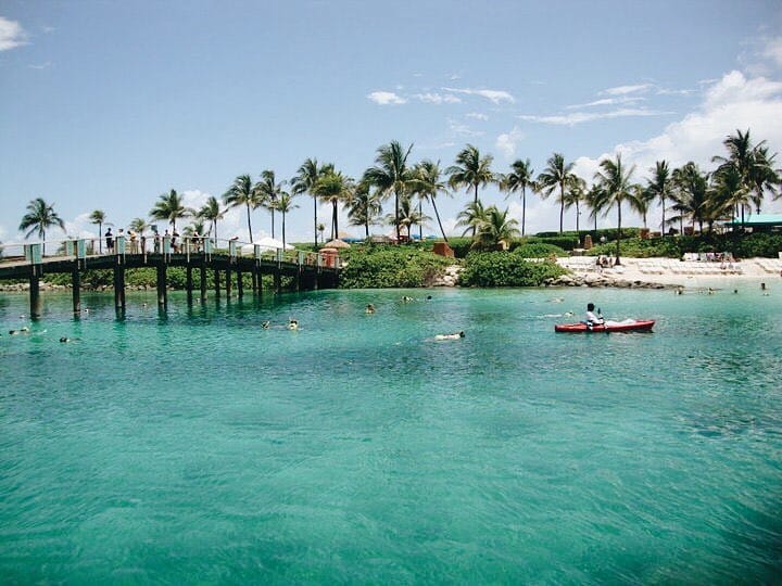 Post 6 by Travel Blogger on Instagram (image)