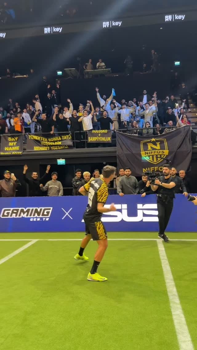 Post 2 by Filip Holosko on Instagram (video)