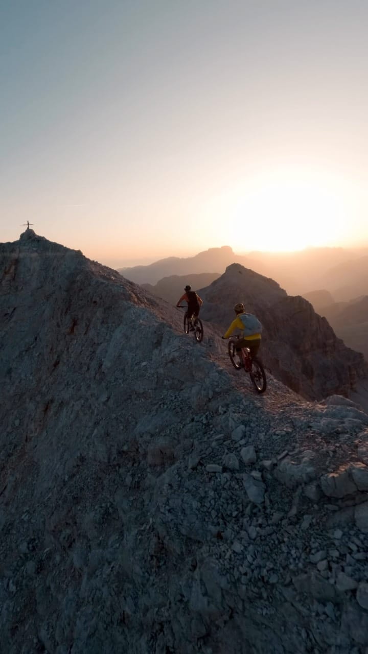 Post 7 by Andreas Tonelli on Instagram (video)