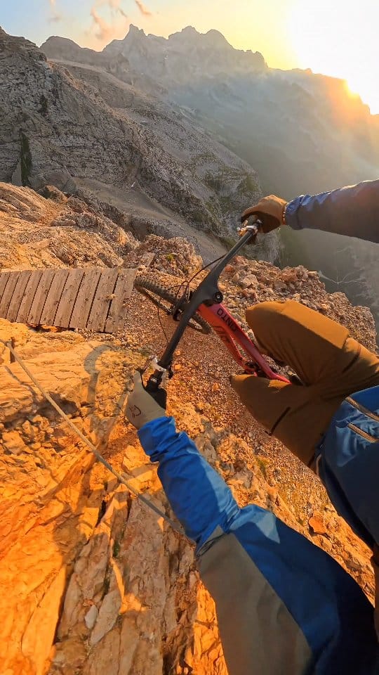Post 5 by Andreas Tonelli on Instagram (video)