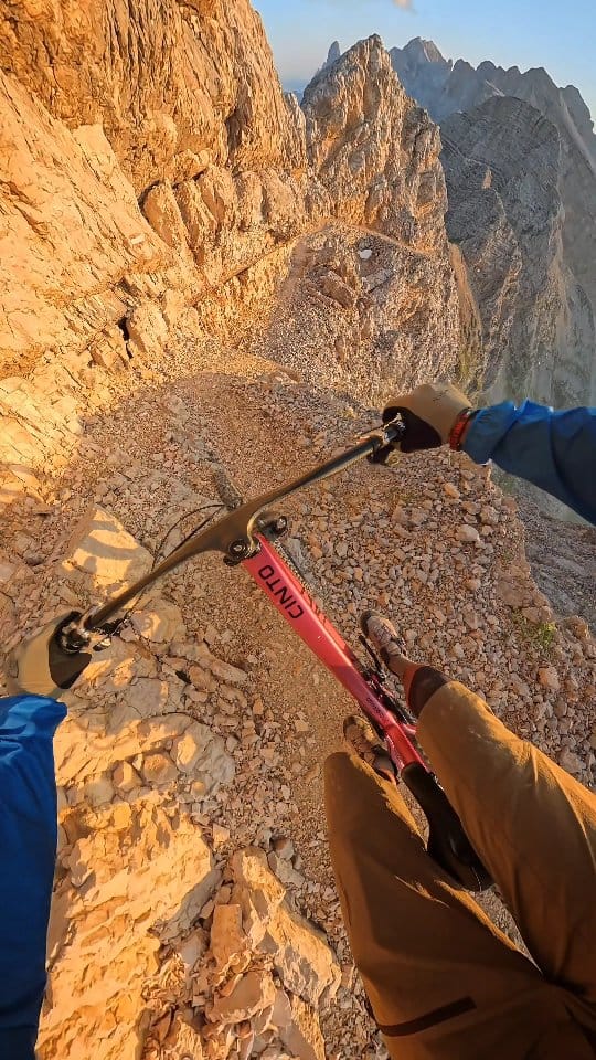 Post 3 by Andreas Tonelli on Instagram (video)