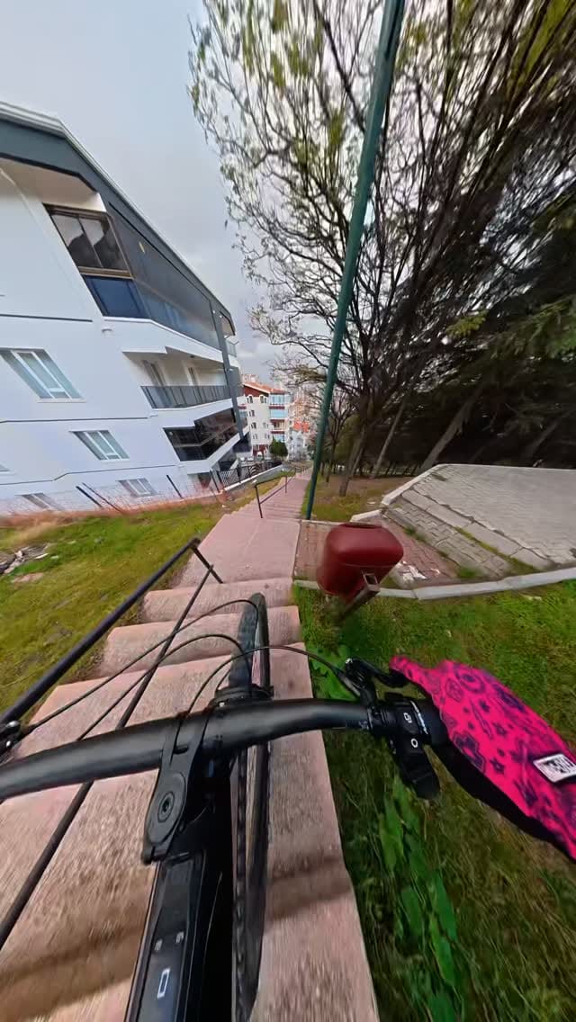 Post 5 by Kadir ibiş on Instagram (video)