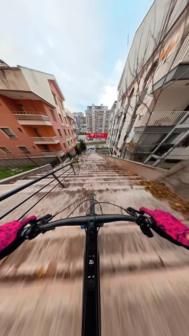 Post 1 by Kadir ibiş on Instagram (video)
