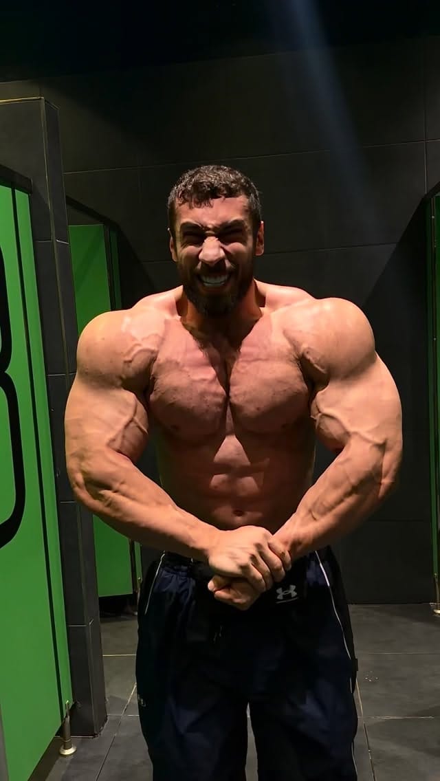 Post 4 by Ali Acar on Instagram (video)