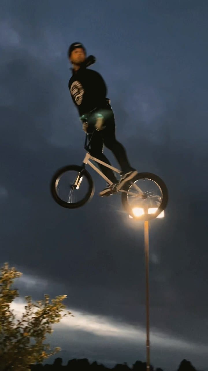 Post 9 by ZOZO KEMPF on Instagram (video)