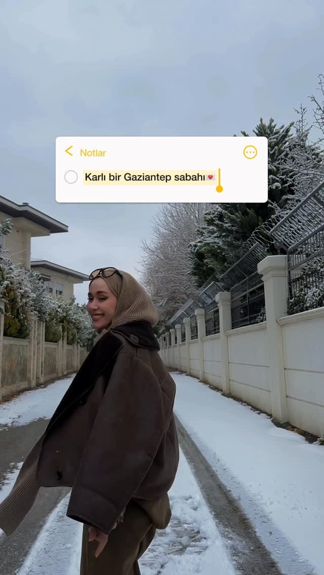 Post 5 by Amine on Instagram (video)