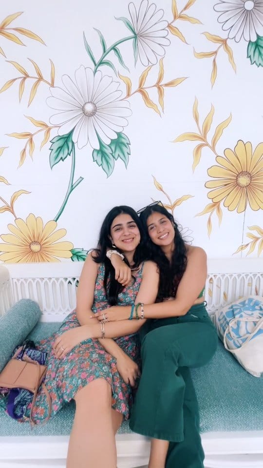 Post 3 by Aastha & Devanshi | Travel on Instagram (video)