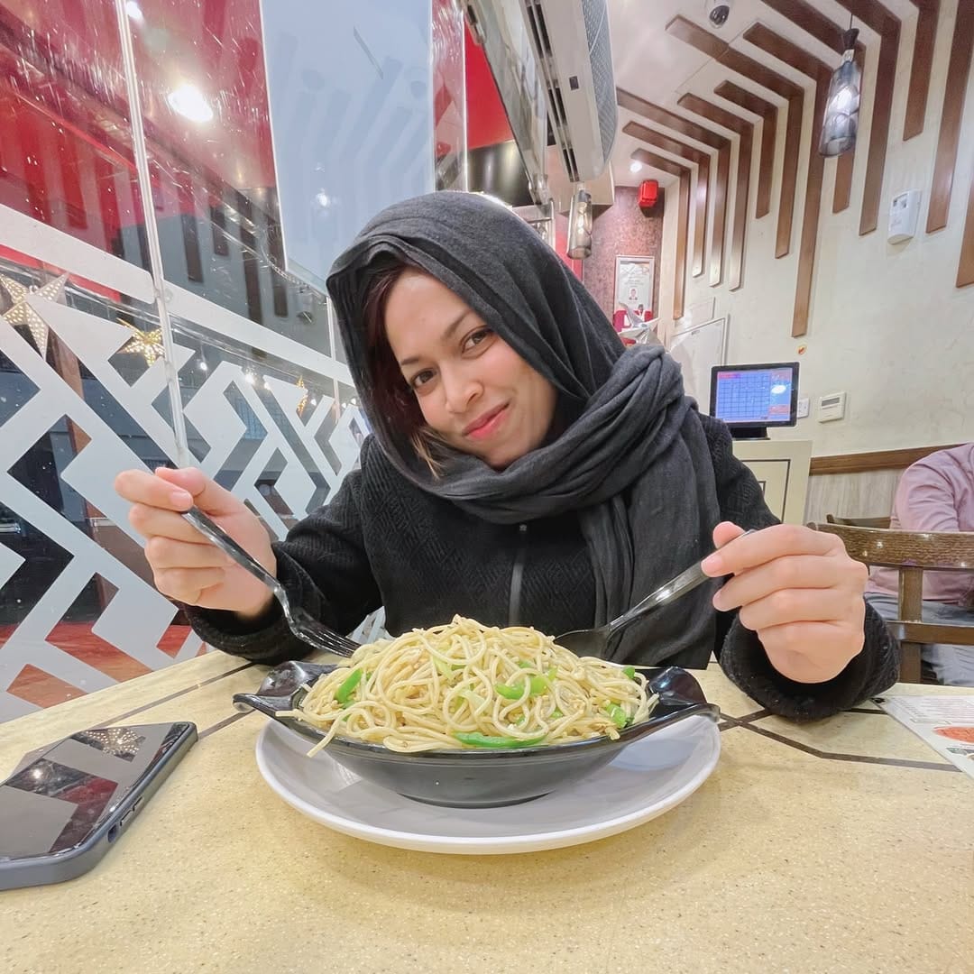 Post 3 by Himasha Dilthry on Instagram (image)