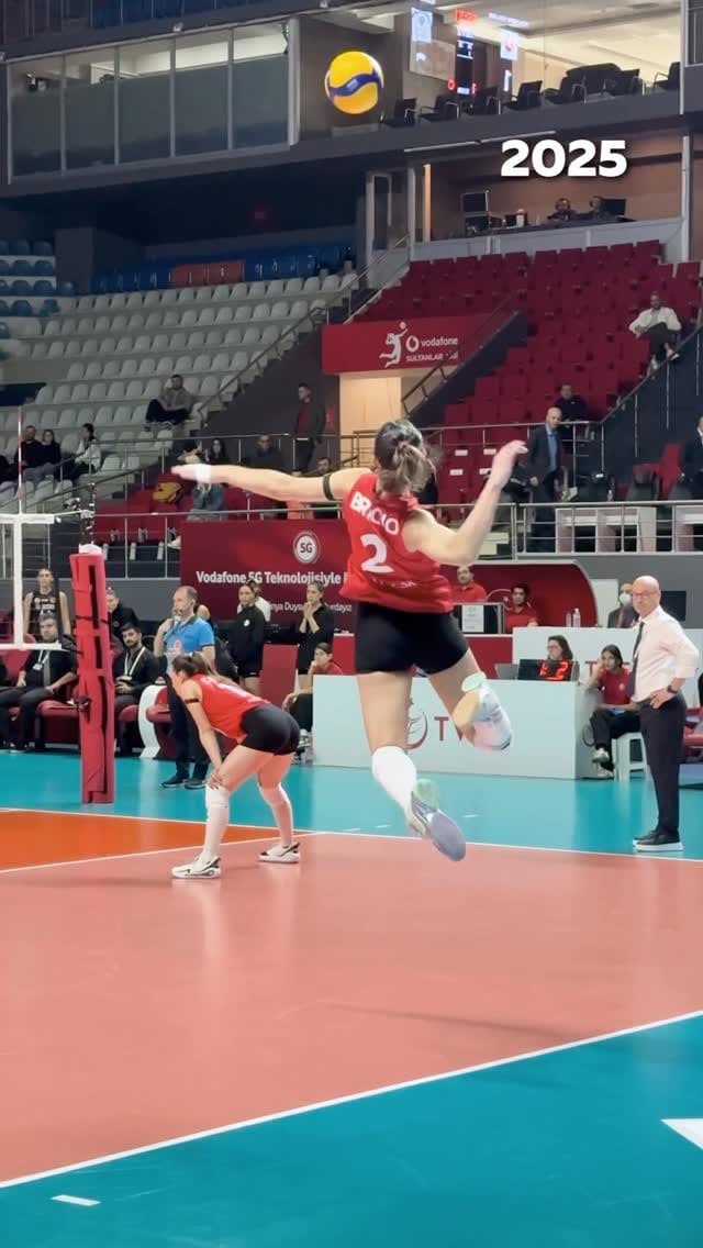 Post 8 by Samantha Bricio on Instagram (video)