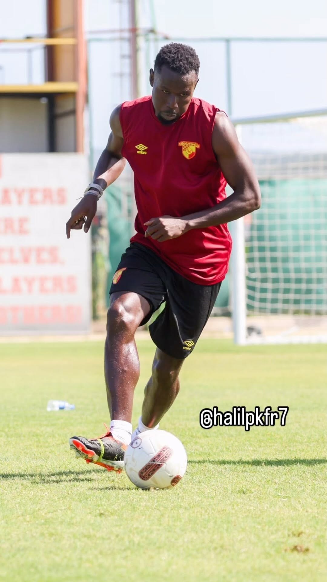 Post 8 by Mame Biram Diouf Official on Instagram (video)