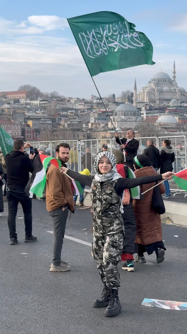 Post 9 by Zeynep Akyüz 花木兰🇹🇷🇵🇸🇨🇳 on Instagram (video)