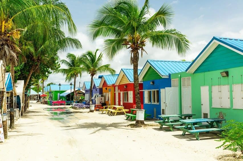 Post 3 by Cruise&Travel on Instagram (carousel)