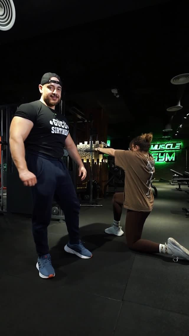 Post 10 by MUSCLE GYM on Instagram (video)