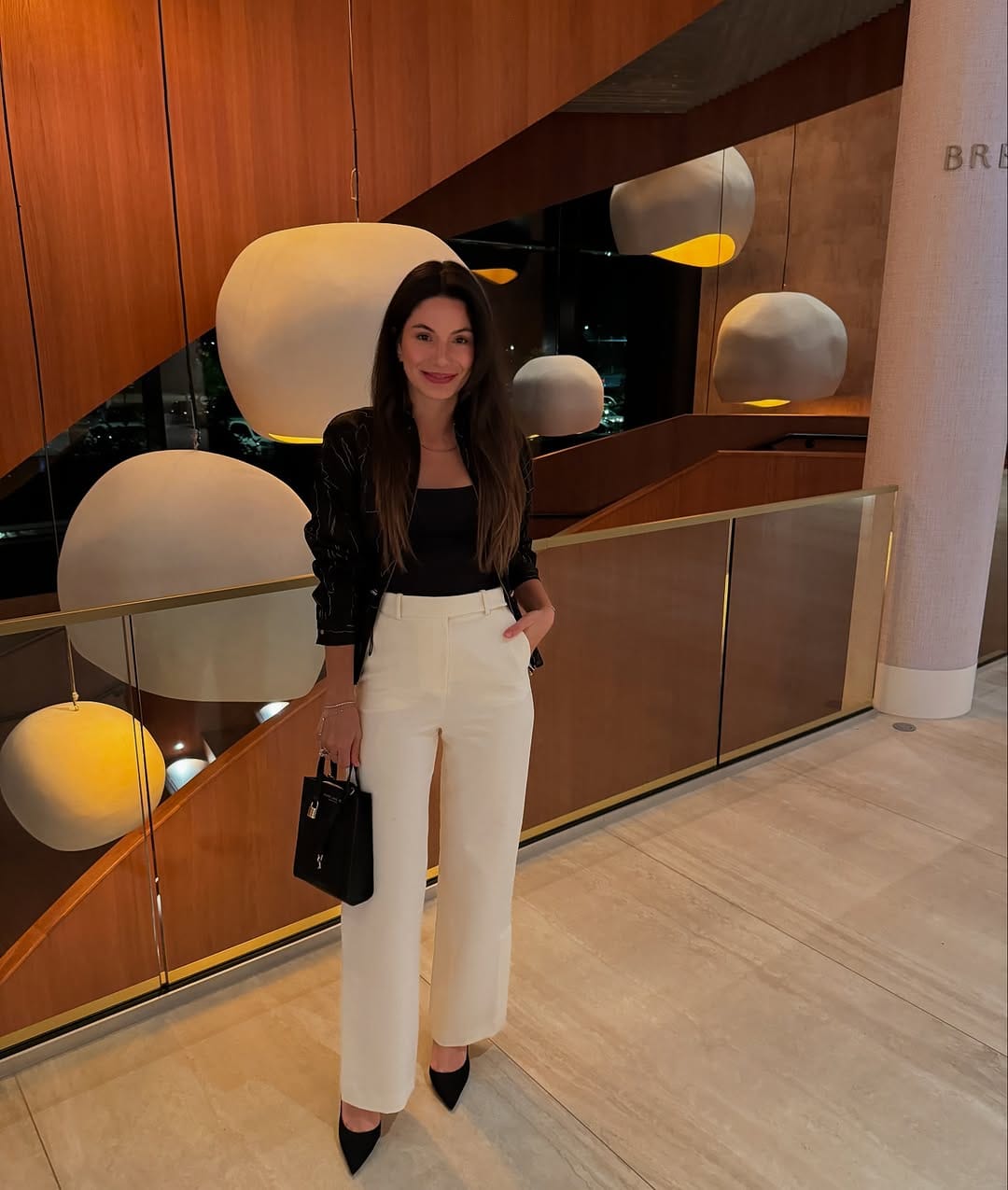 Post 3 by Melis | Expat stories on Instagram (carousel)