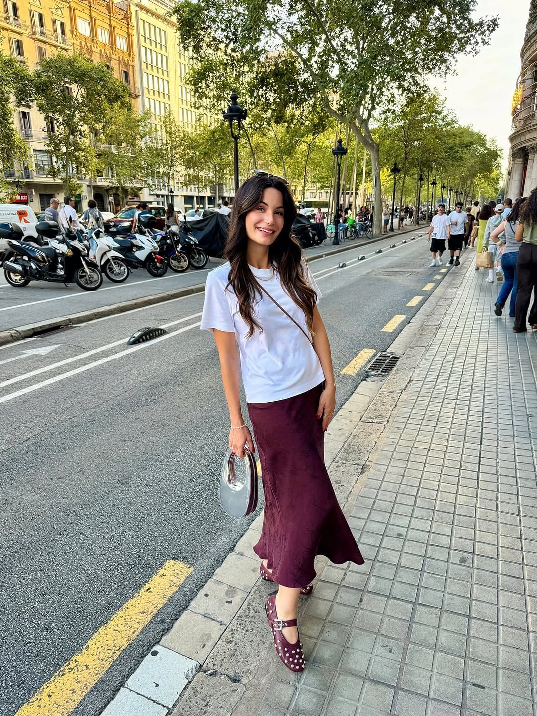 Post 2 by Melis | Expat stories on Instagram (carousel)