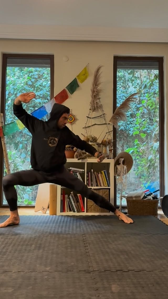 Post 8 by Ates on Instagram (video)