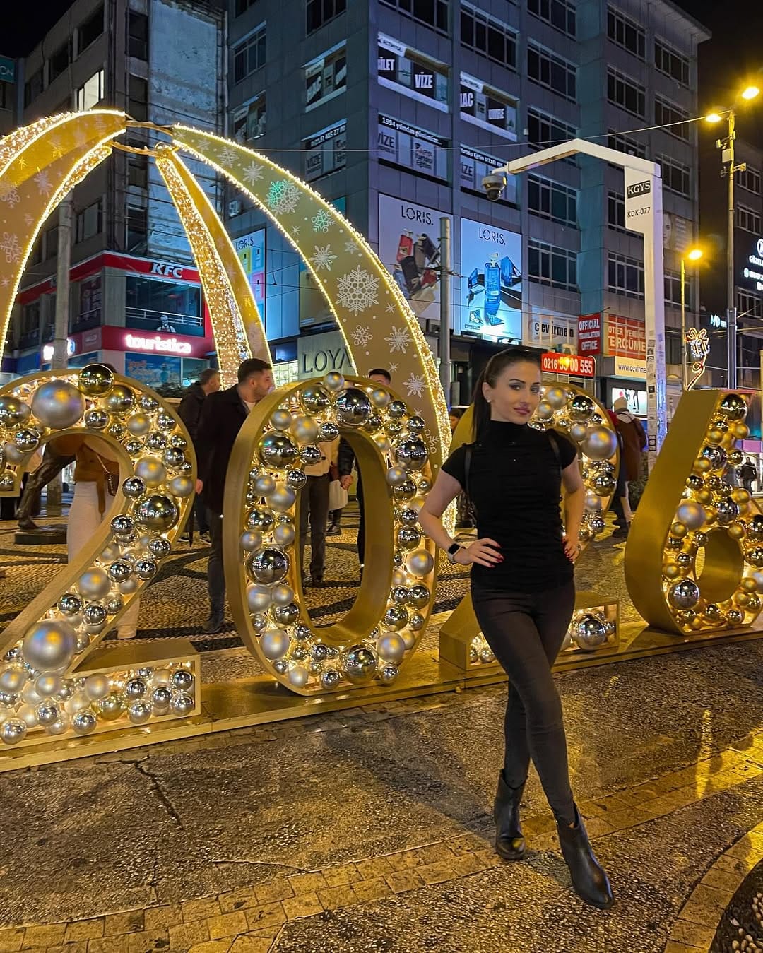 Post 7 by Mehri Agasoy on Instagram (carousel)