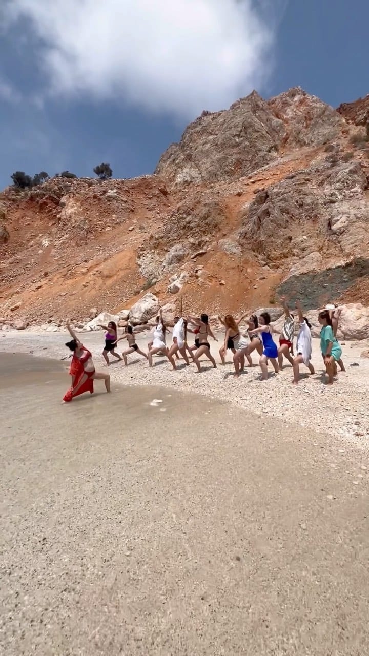 Post 8 by Ayşe Kaya on Instagram (video)