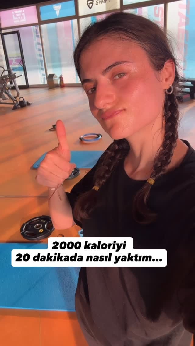 Post 6 by zeynep 🐼 on Instagram (video)