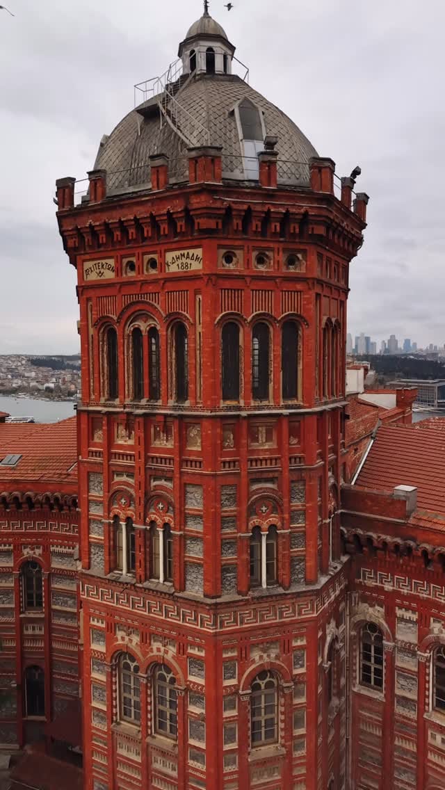 Post 5 by Kenan Turguç on Instagram (video)