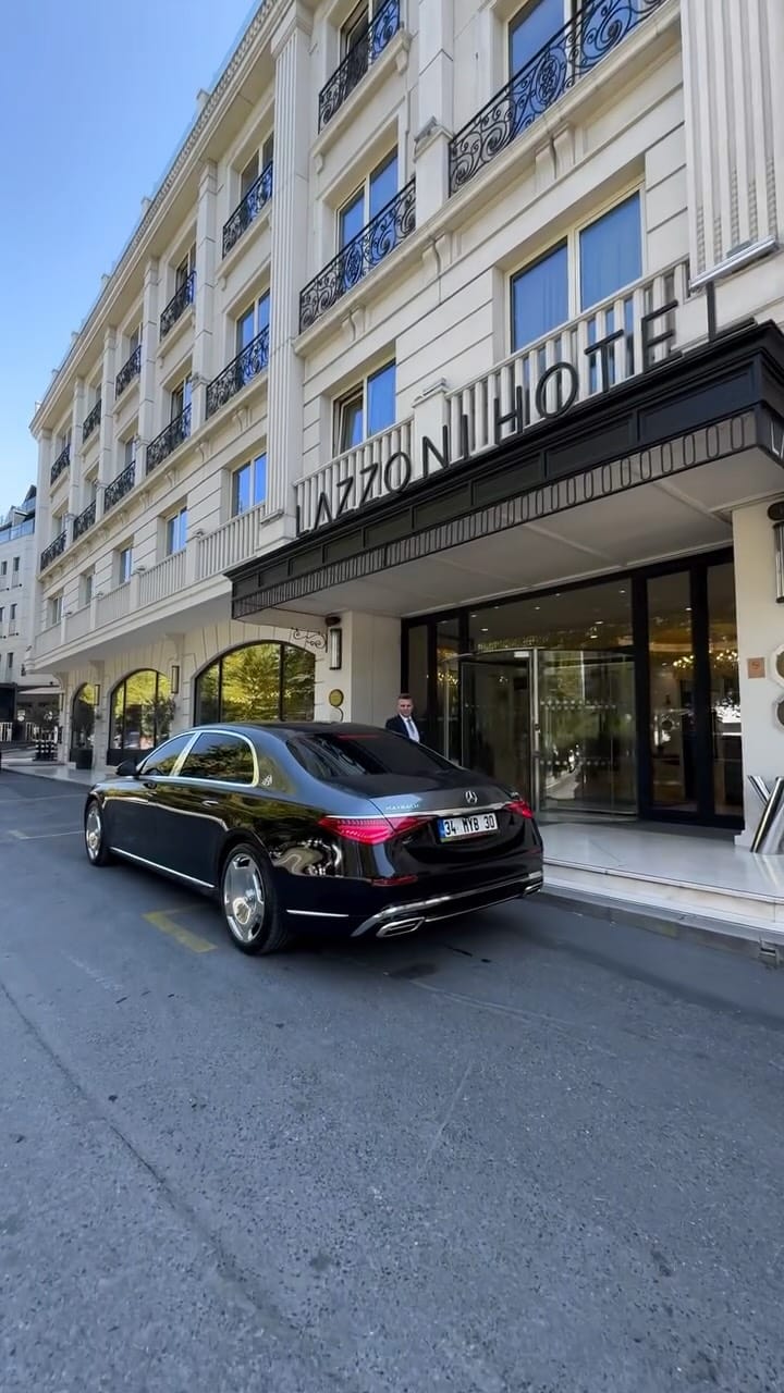 Post 10 by Lazzoni Hotel ® on Instagram (video)