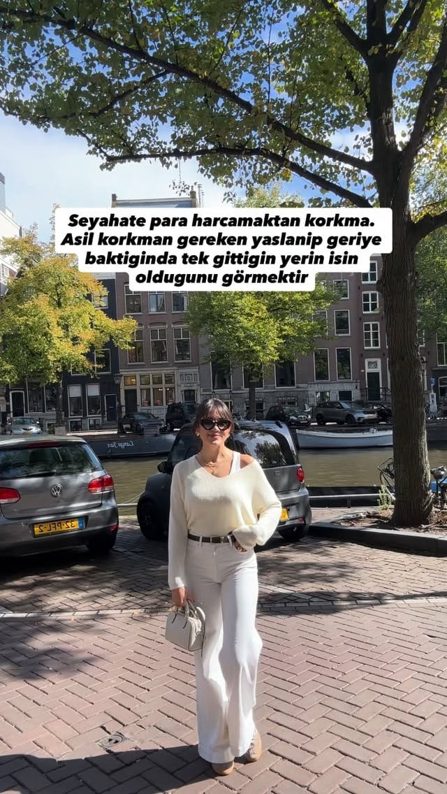 Post 3 by Cansu Eryiğit on Instagram (video)
