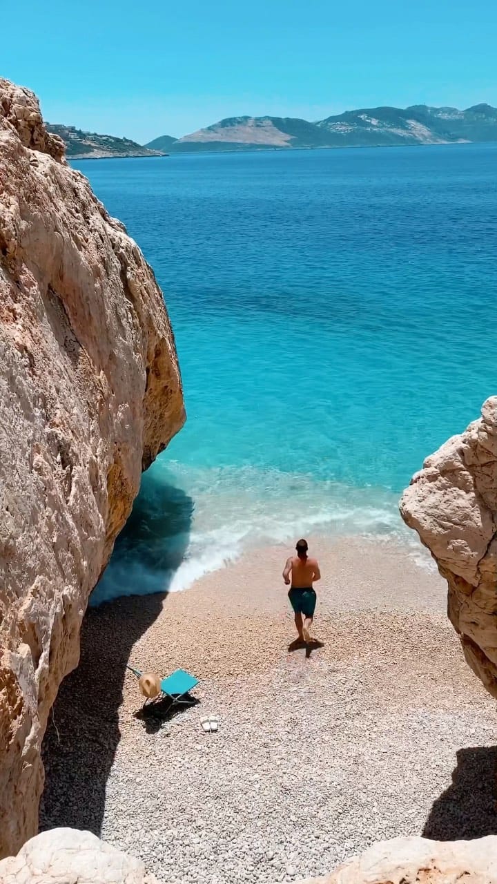 Post 10 by Ozan Aras on Instagram (video)